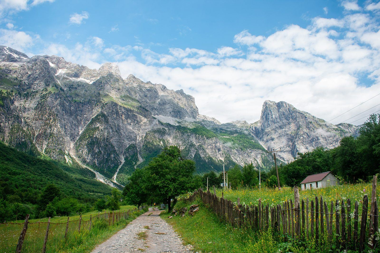 De vallei van Theth in de Albanese Alpen