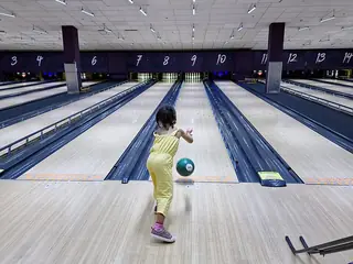 Sfeerfoto, niet MEGA Xtreme Bowling: vergelijkbare bowlingbaan elders