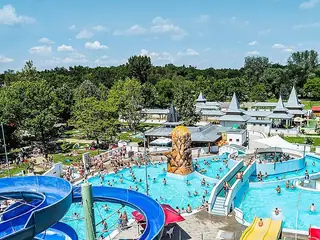 Sfeerfoto, niet Galerius bad: vergelijkbaar waterpark elders