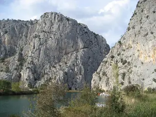 Zipline Cetina (Omiš), Omiš